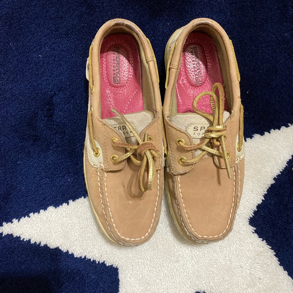 Sperrys girls boat shoe size 5.5